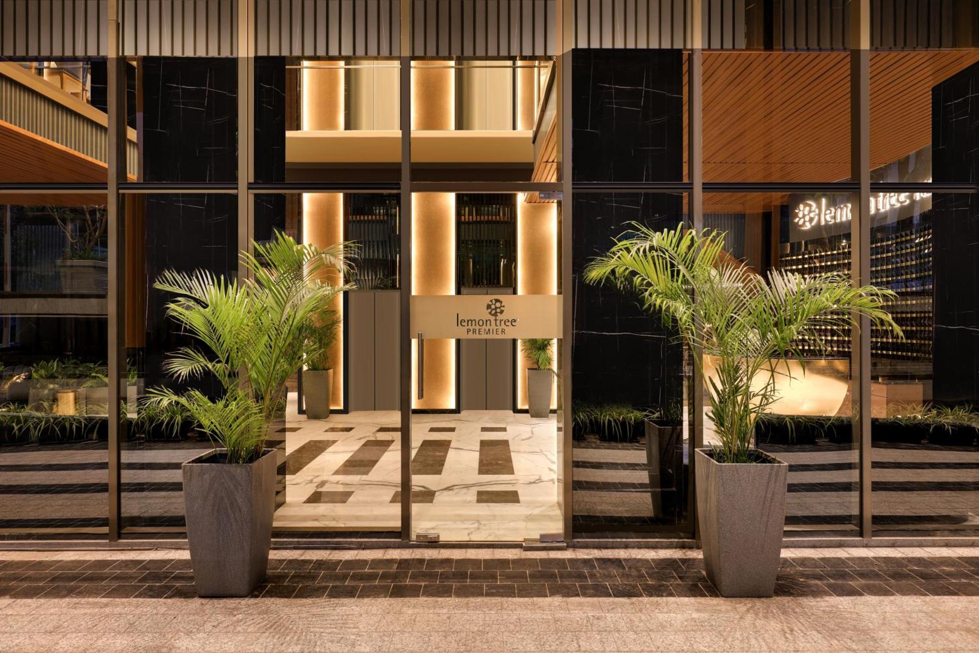 Lemon Tree Premier, Malad, Mumbai — Photos 2